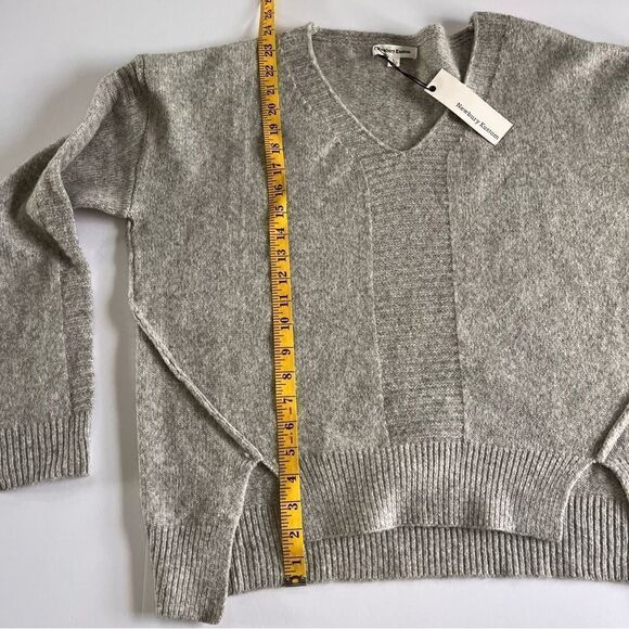 NWT Newbury Kustom V Neck Wool Blend Gray Sweater Unique Cut Out Hem Size Large - Picture 8 of 12